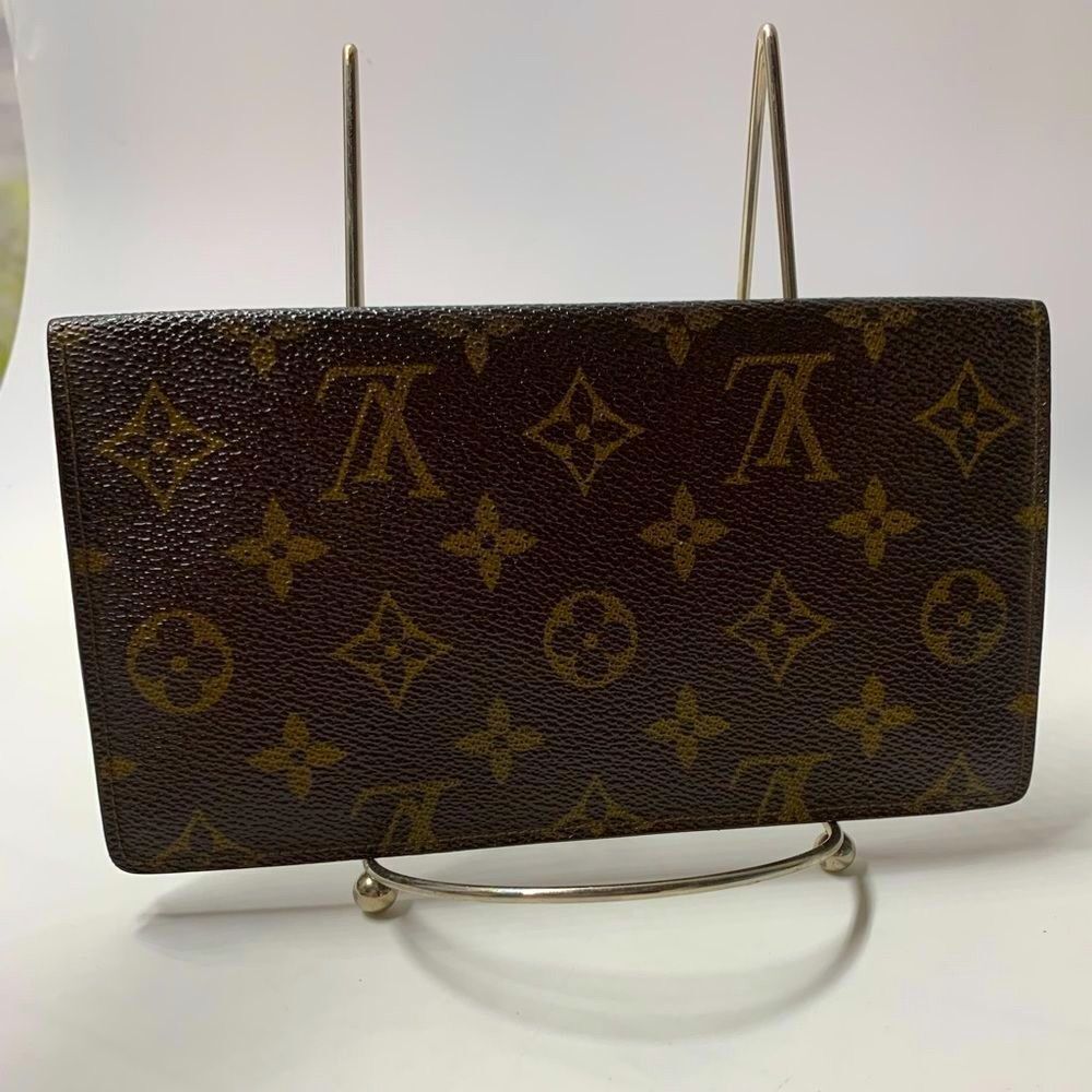 Louis Vuitton Monogram Long Checkbook Wallet - Picture 2 of 10